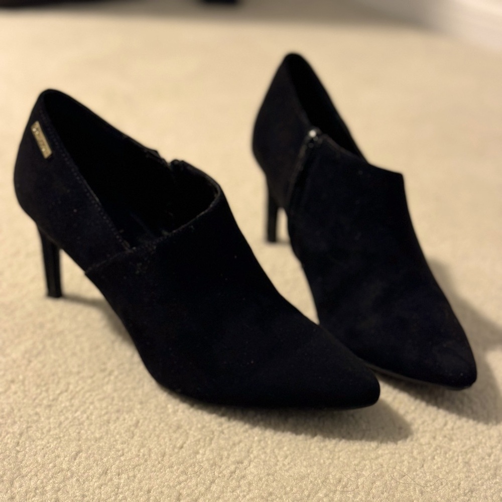 Size 7.5 Calvin Klein black booties